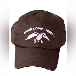 NWT duck commander ladies trucker hat